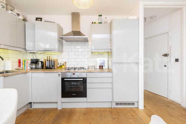 Modern and Central Apartment Leighton Gardens, Kensal Rise